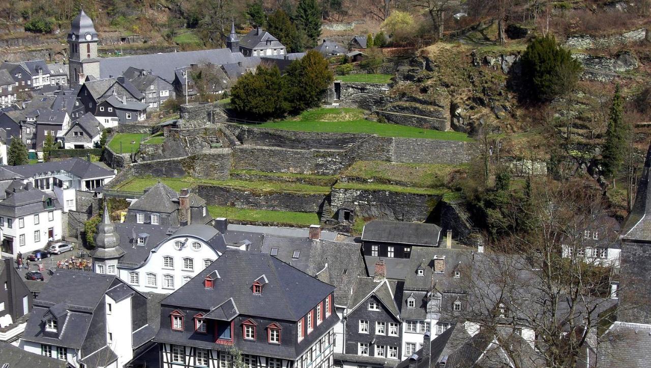 Historisches Haus Im Herzen Von Monschau Exterior foto