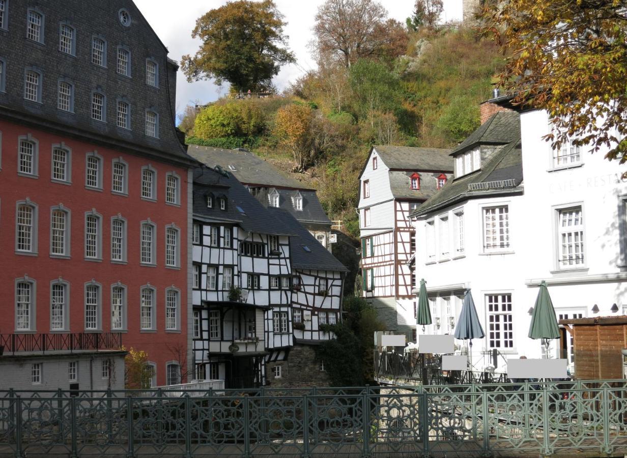 Historisches Haus Im Herzen Von Monschau Exterior foto