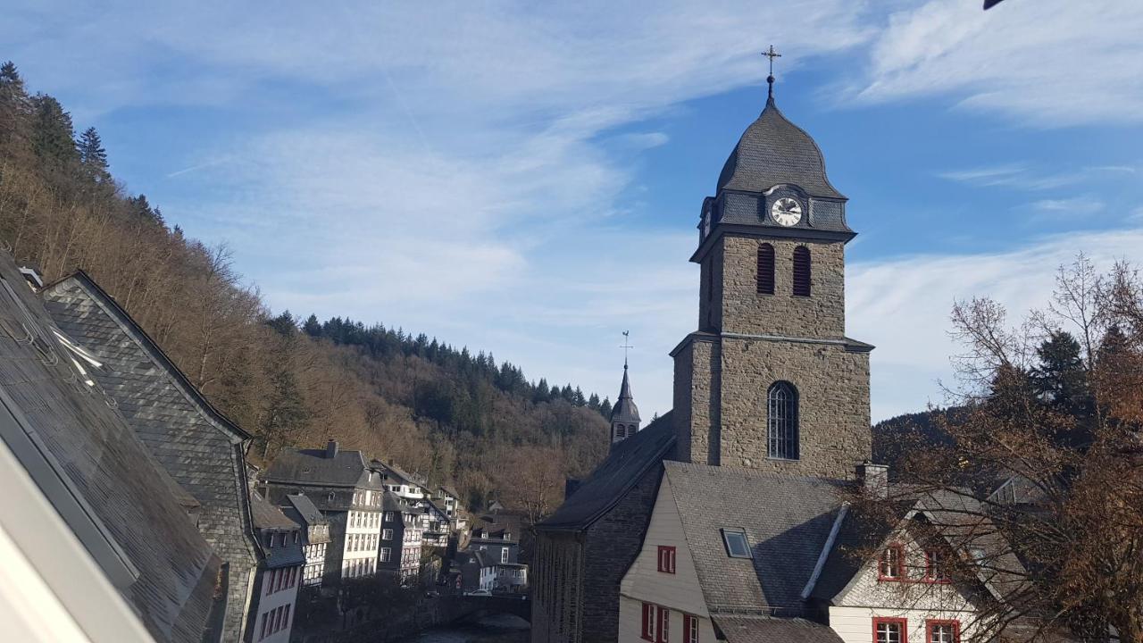 Historisches Haus Im Herzen Von Monschau Exterior foto