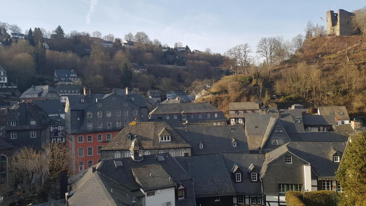 Historisches Haus Im Herzen Von Monschau Exterior foto